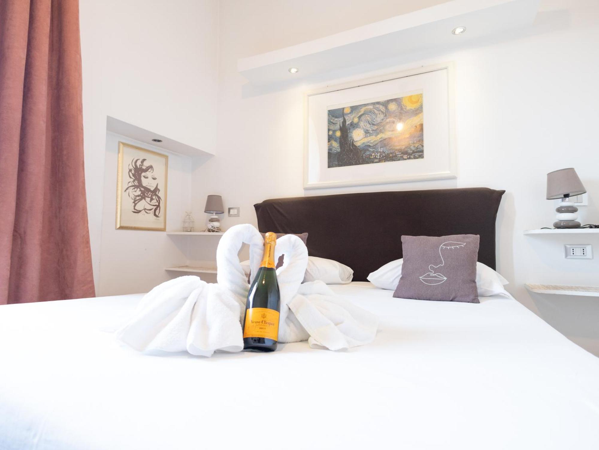 Romerooms Cola Di Rienzo Bed and breakfast