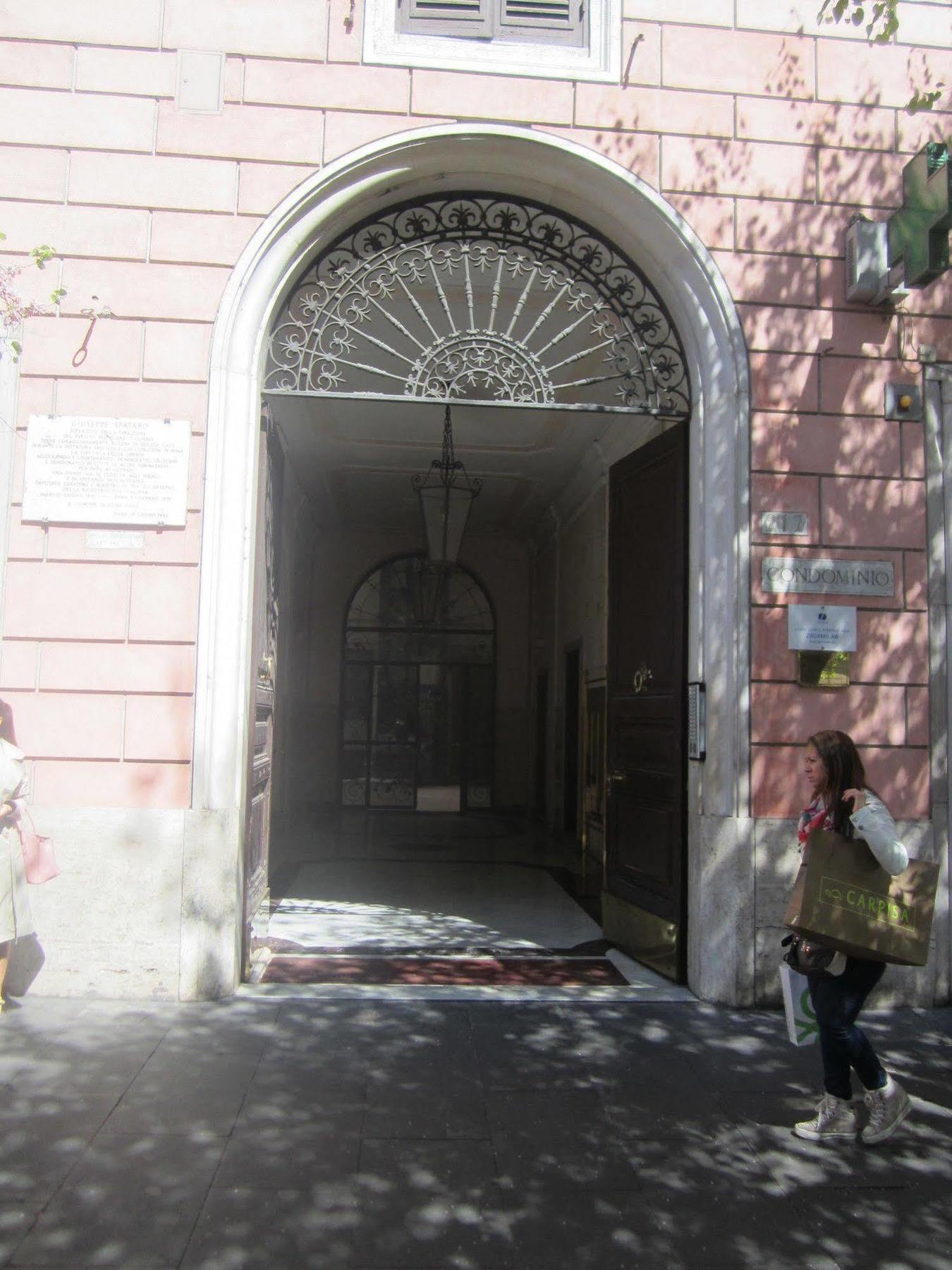 Bed and breakfast Romerooms Cola Di Rienzo