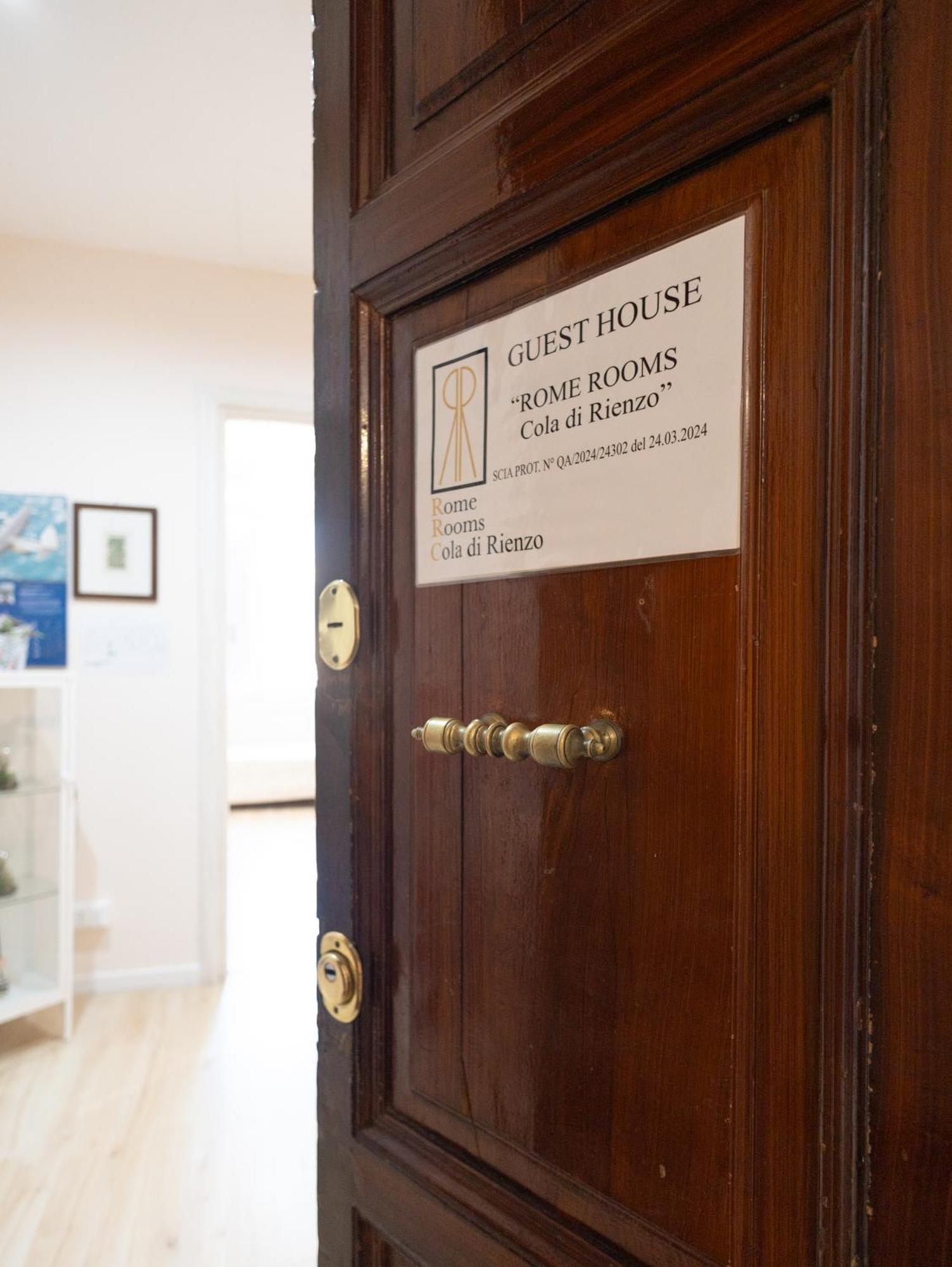 Acomodação com café da manhã  Romerooms Cola Di Rienzo Roma
